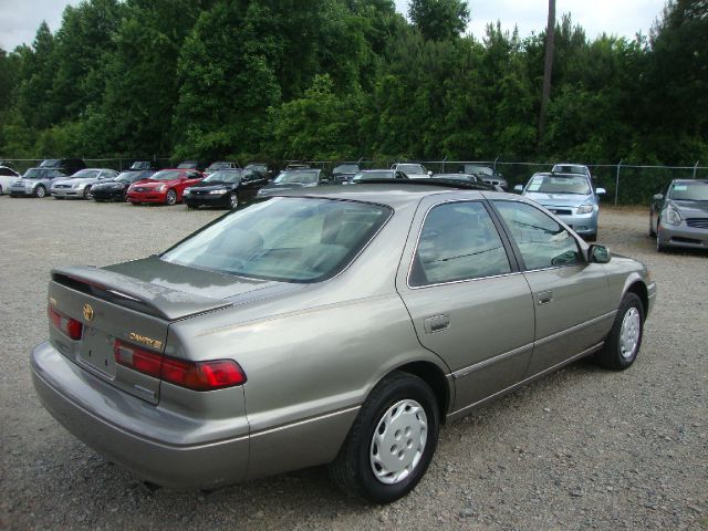 Toyota Camry 1997 photo 18