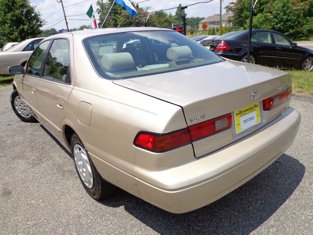 Toyota Camry SEL Sport Utility 4D Sedan