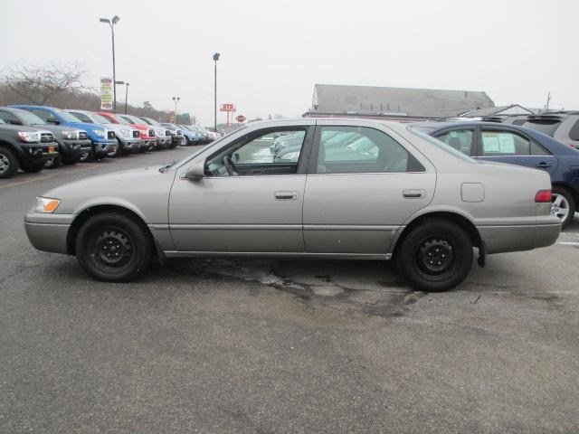 Toyota Camry 1998 photo 1