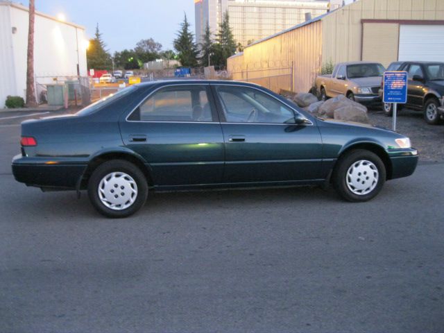 Toyota Camry 1998 photo 1