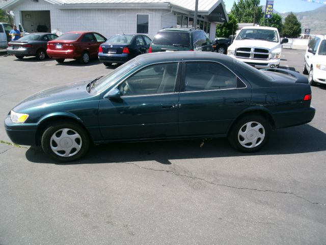 Toyota Camry Enthusiast 2D Roadster Sedan