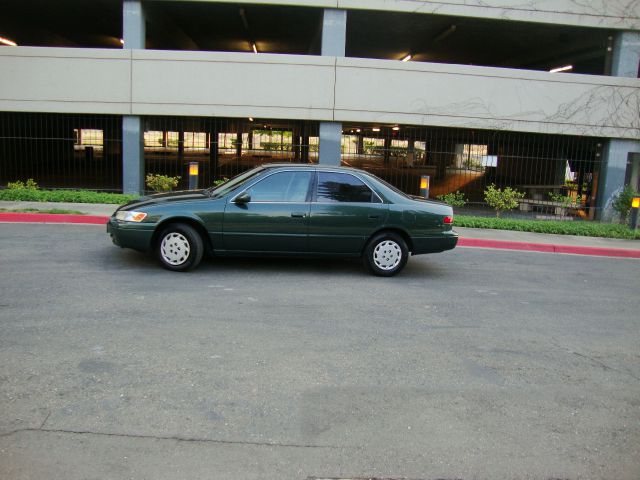 Toyota Camry 1999 photo 1