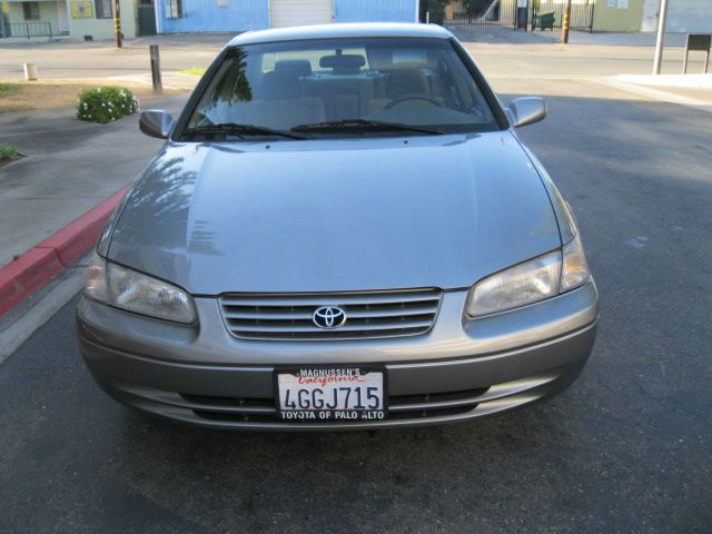 Toyota Camry 1999 photo 1