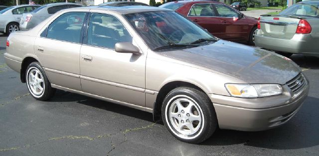 Toyota Camry 1999 photo 1