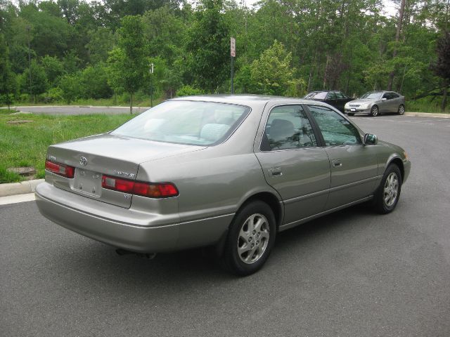 Toyota Camry Enthusiast 2D Roadster Sedan