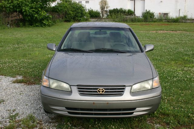 Toyota Camry SEL Sport Utility 4D Sedan