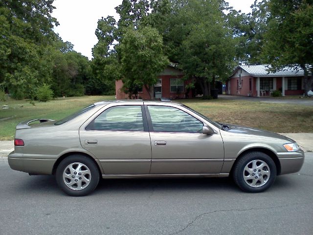 Toyota Camry 1999 photo 1