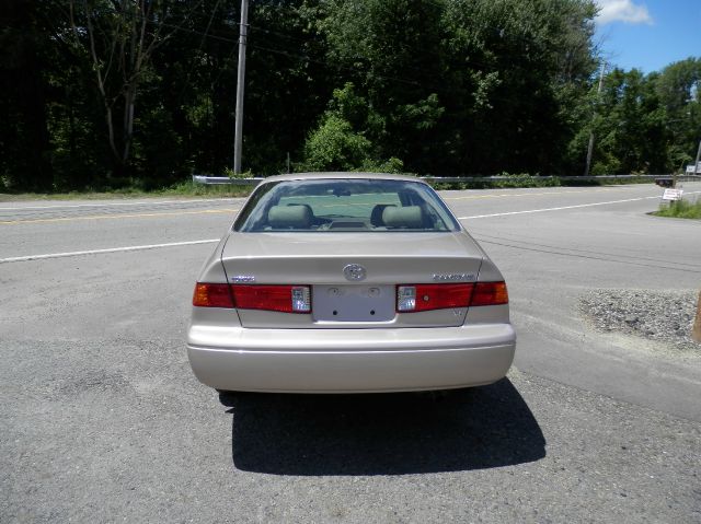 Toyota Camry 2000 photo 3