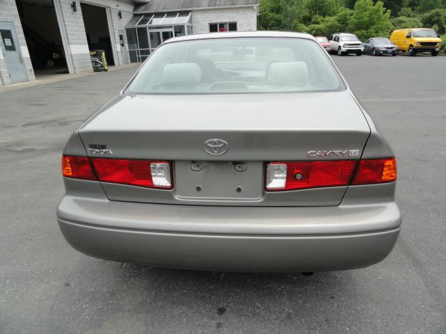 Toyota Camry 2000 photo 1