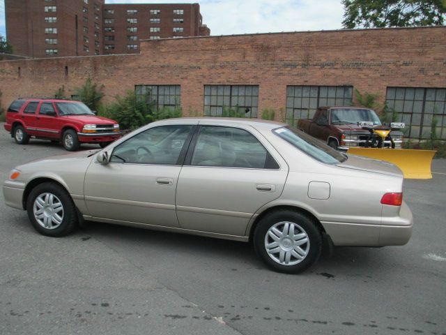 Toyota Camry 2000 photo 2