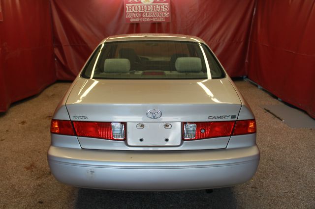 Toyota Camry 2000 photo 12