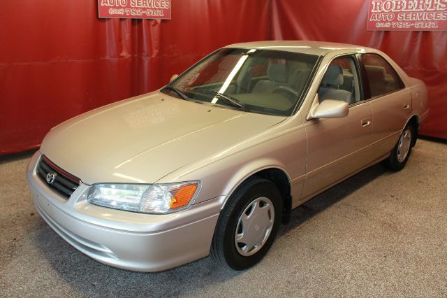 Toyota Camry 2000 photo 14