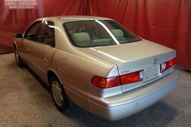 Toyota Camry 2000 photo 16