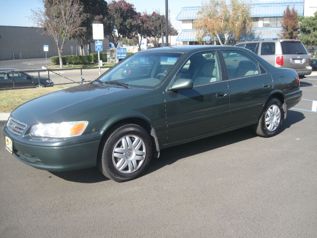 Toyota Camry 2000 photo 2