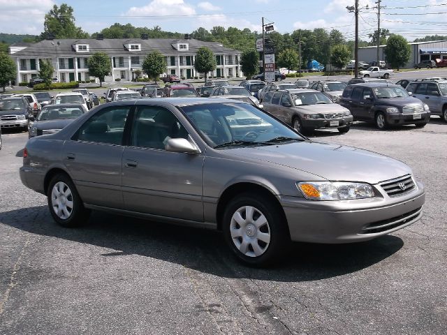 Toyota Camry 2000 photo 18