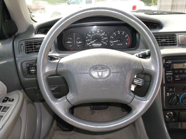 Toyota Camry 2000 photo 2