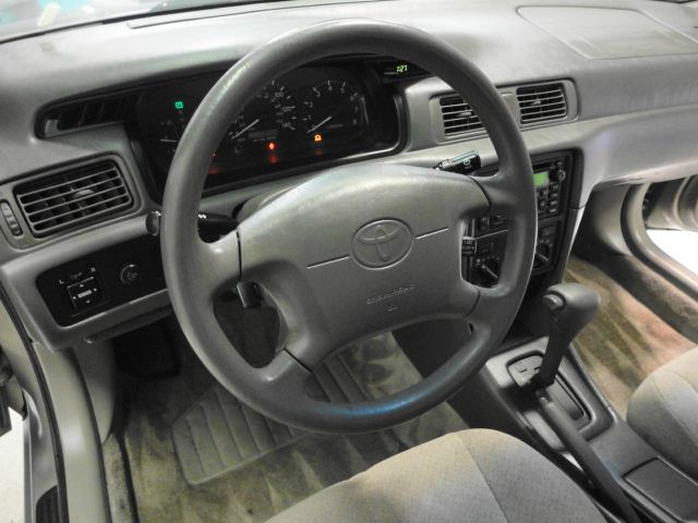 Toyota Camry 2000 photo 2