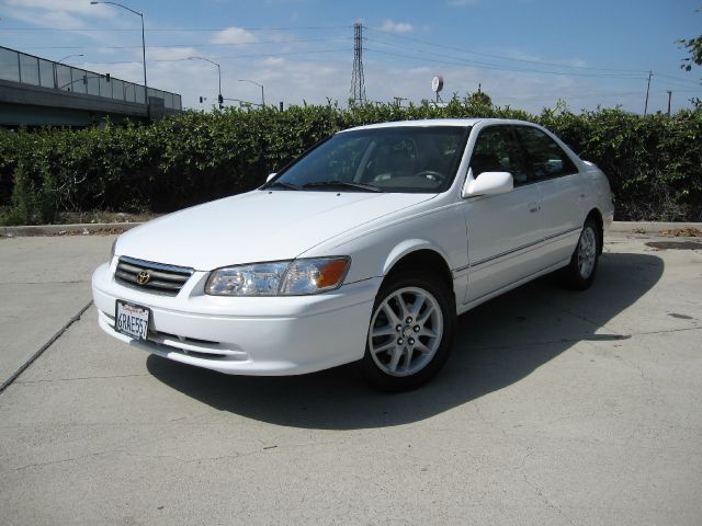 Toyota Camry 2000 photo 1