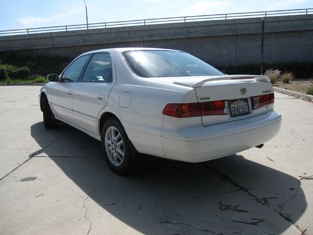 Toyota Camry 2000 photo 2