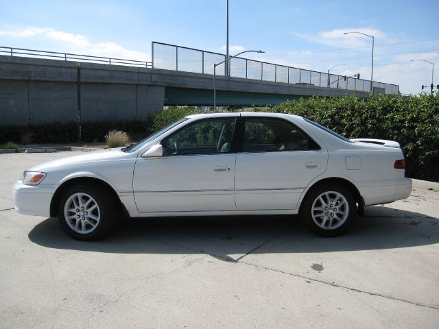 Toyota Camry 2000 photo 3