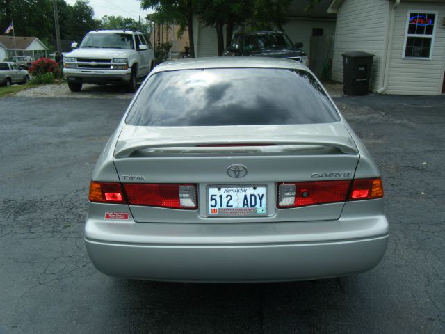 Toyota Camry 2000 photo 7