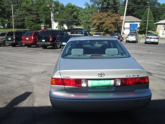 Toyota Camry 2000 photo 1