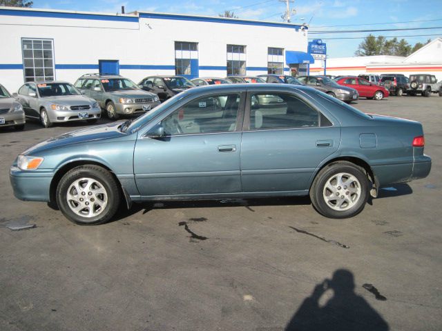 Toyota Camry 2000 photo 3