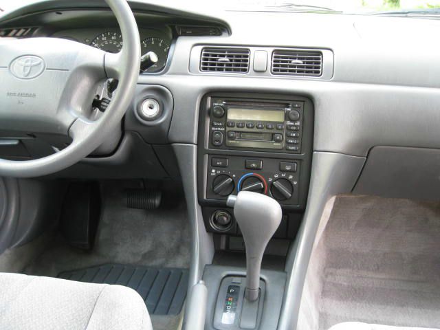 Toyota Camry 2000 photo 13