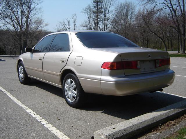 Toyota Camry 2000 photo 3