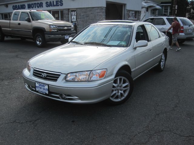 Toyota Camry 2000 photo 1