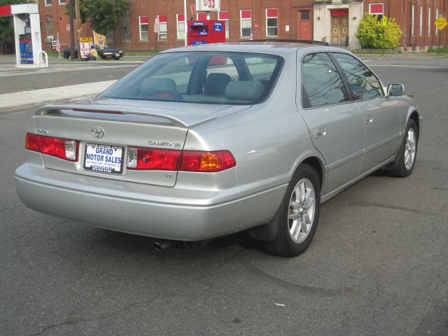 Toyota Camry 2000 photo 2