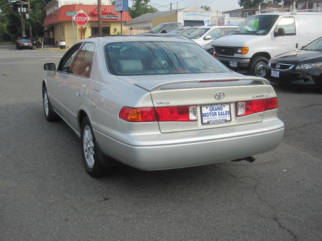 Toyota Camry 2000 photo 4