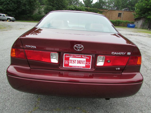 Toyota Camry 2000 photo 4