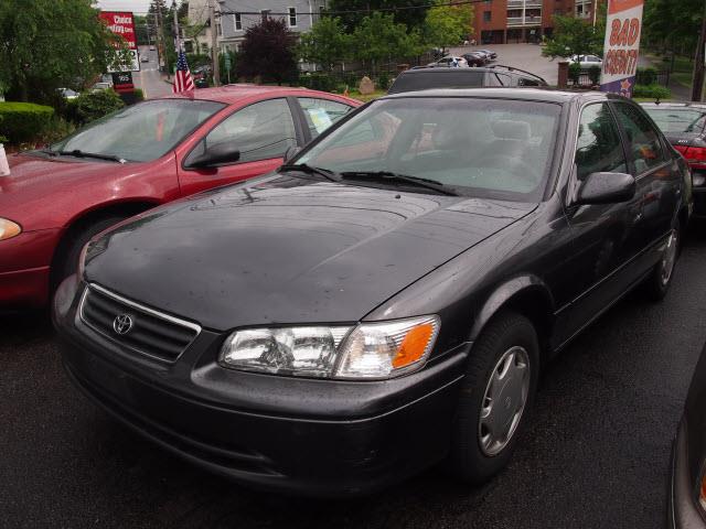 Toyota Camry 2000 photo 2