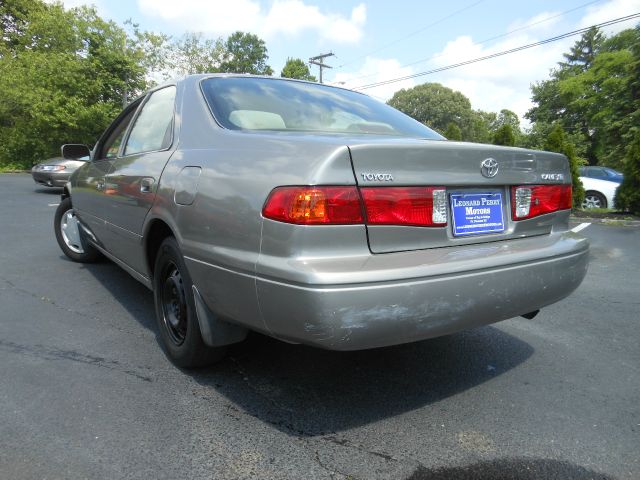 Toyota Camry 2000 photo 2