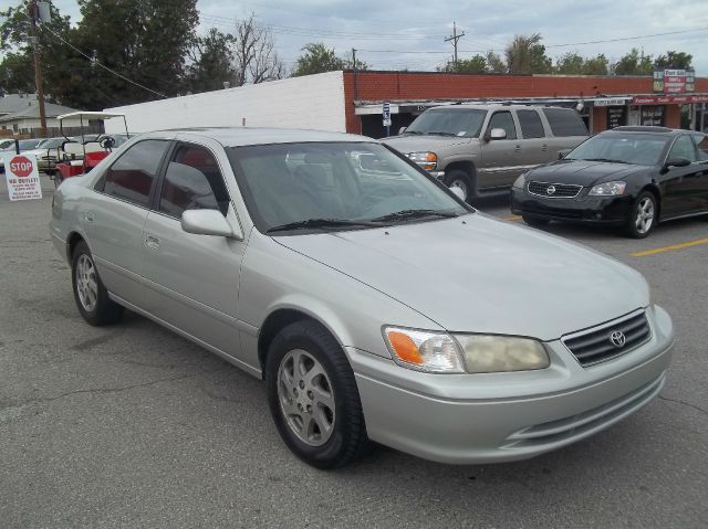 Toyota Camry 2000 photo 1