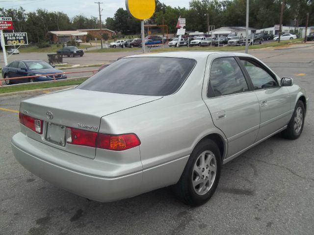 Toyota Camry 2000 photo 4