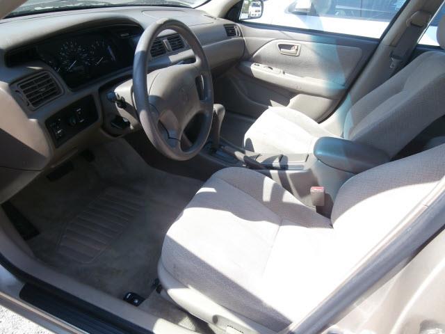 Toyota Camry 2000 photo 1