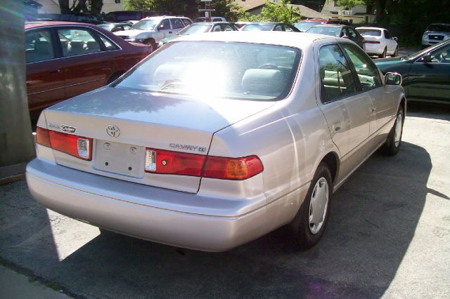 Toyota Camry 2000 photo 1