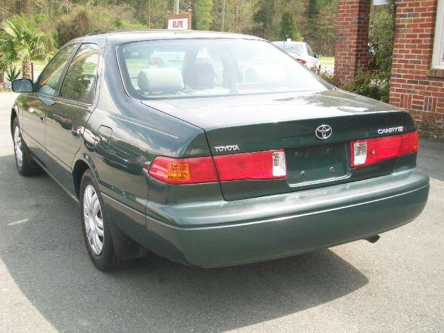 Toyota Camry 2000 photo 1