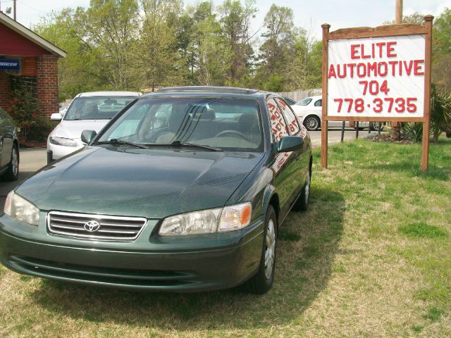 Toyota Camry 2000 photo 17