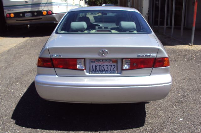 Toyota Camry 2000 photo 1