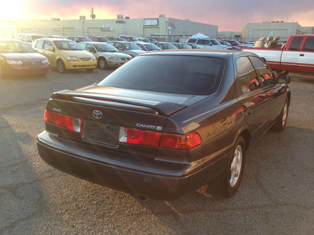 Toyota Camry 2000 photo 2