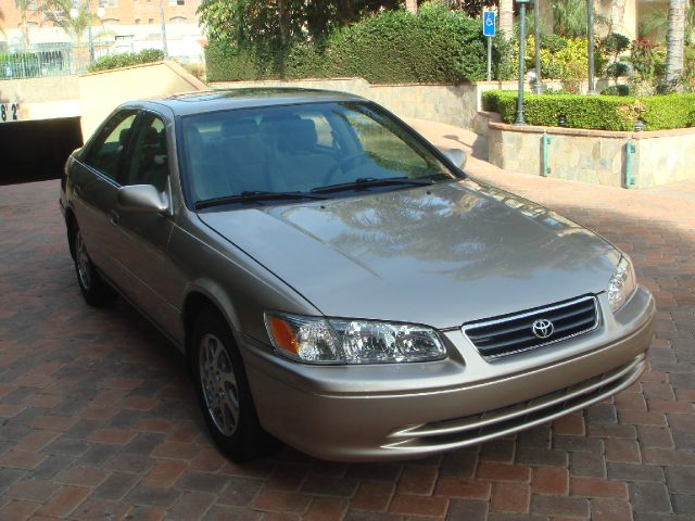 Toyota Camry 2000 photo 2