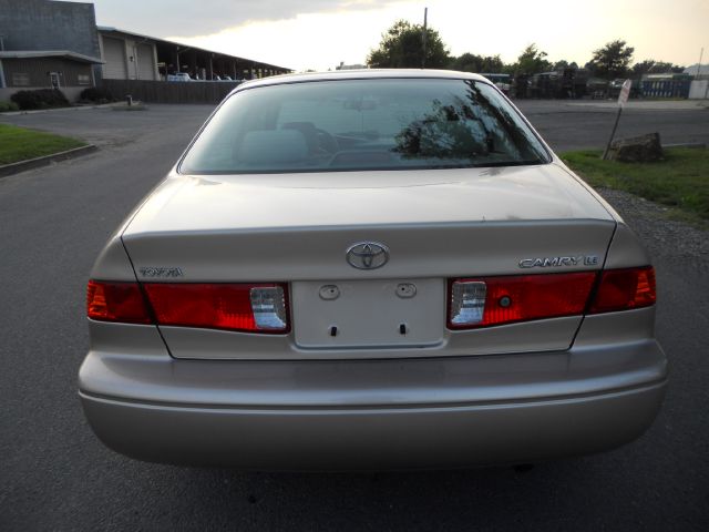 Toyota Camry 2000 photo 4