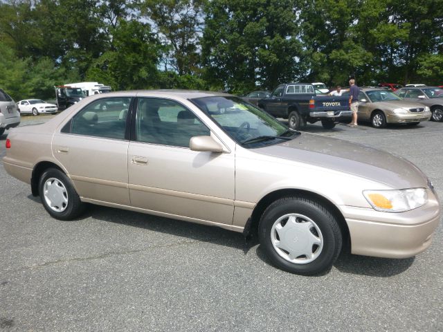 Toyota Camry LT1 Crew Cab Sedan