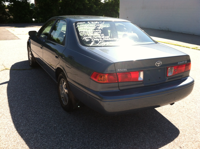 Toyota Camry 2000 photo 1