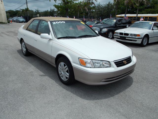 Toyota Camry 2000 photo 17