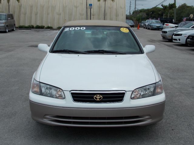 Toyota Camry 2000 photo 18