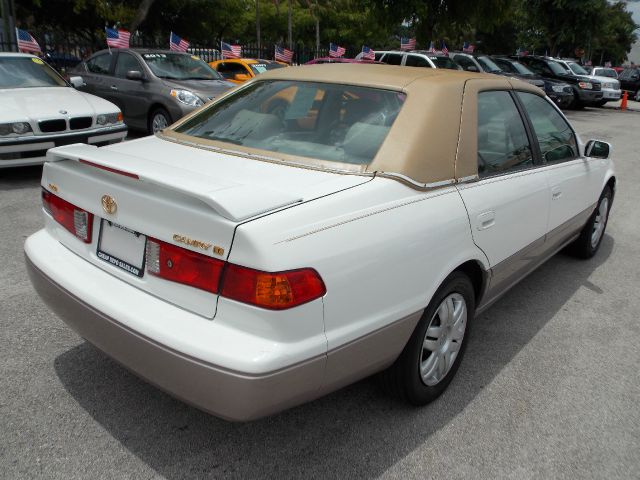 Toyota Camry 2000 photo 25